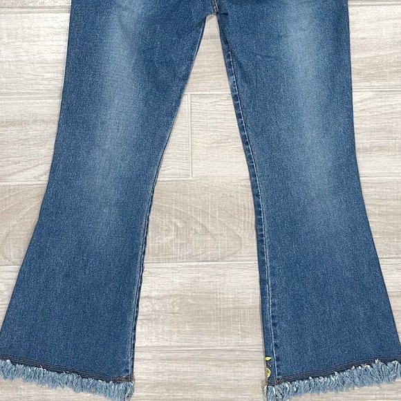 YAGI U.S.A. Vintage Mid-Rise Floral Embroidered Fringe Hem Flare Jeans Y2K Sz 7 - Picture 11 of 16